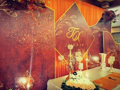 鳳冠霞帔，共締良緣 一場(chǎng)沉浸式中式婚禮的策劃與布置全解析